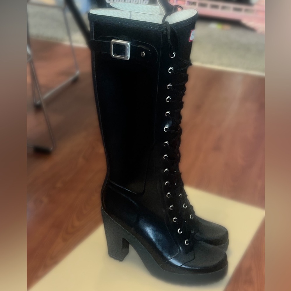 RARE!! Hunter Lapins! Black, Size US10.  Nearly new. One small repair.